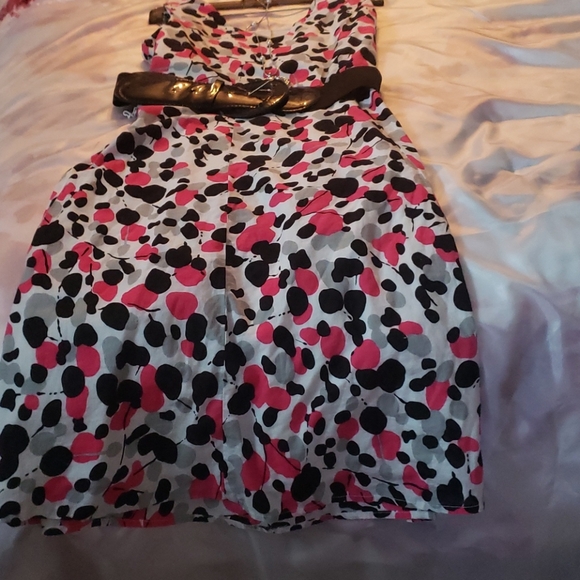 Dress - Picture 3 of 14